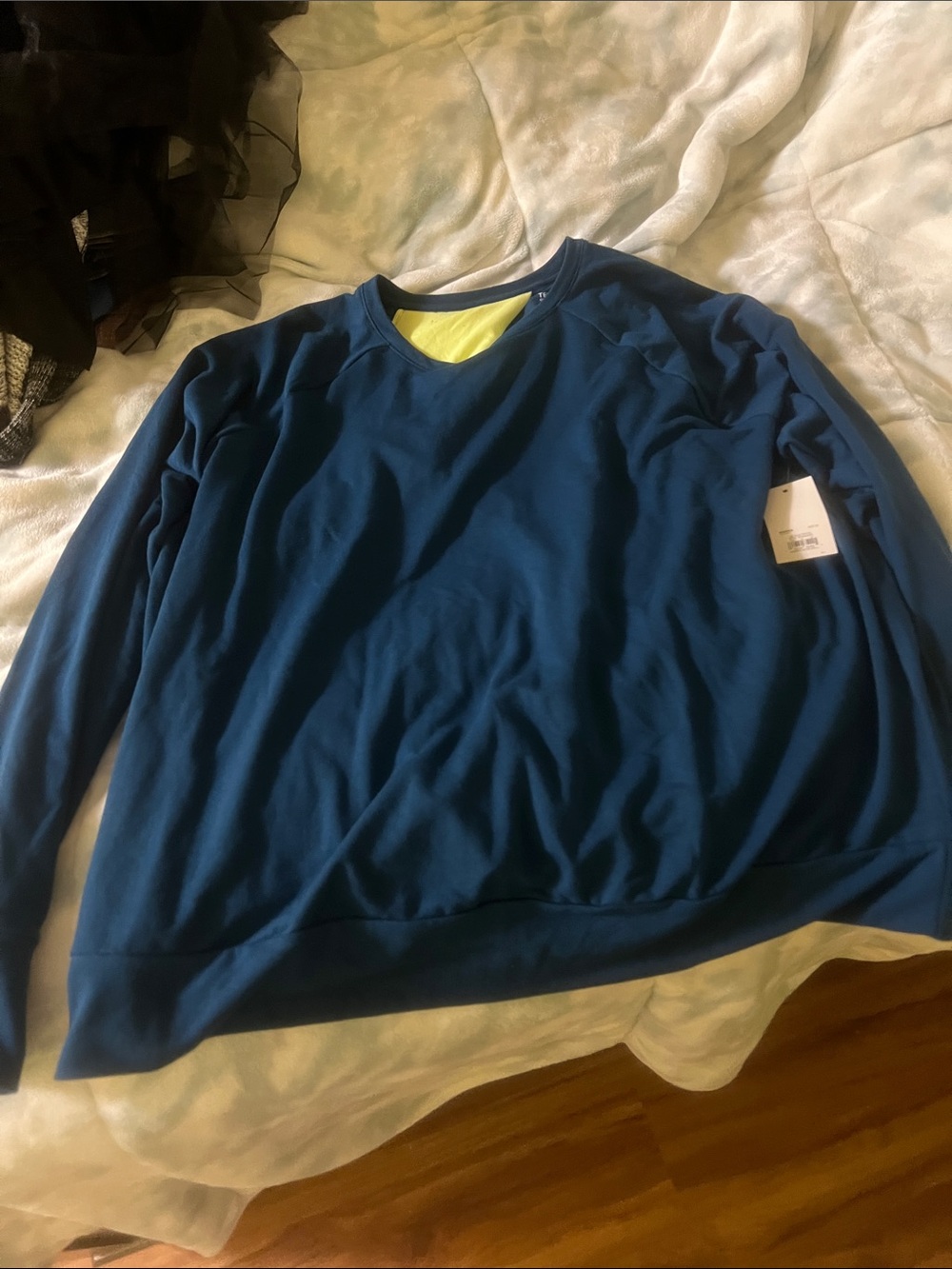 Women’s Active two toned Sweater with keyhole back